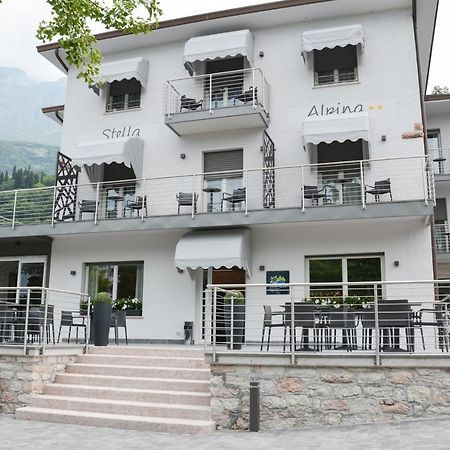 Hotel Stella Alpina Малчезине Екстериор снимка