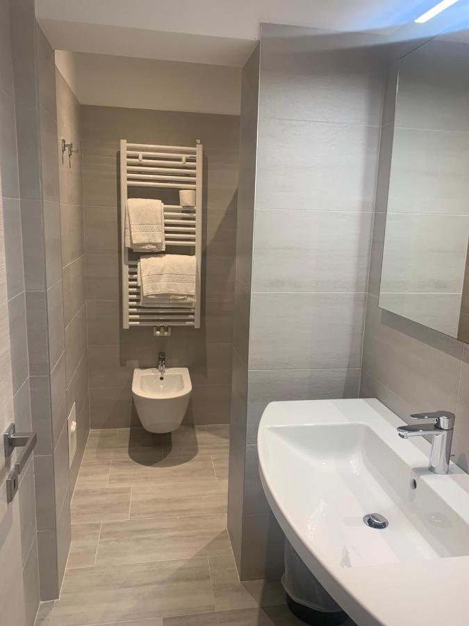 Hotel Stella Alpina Малчезине Екстериор снимка