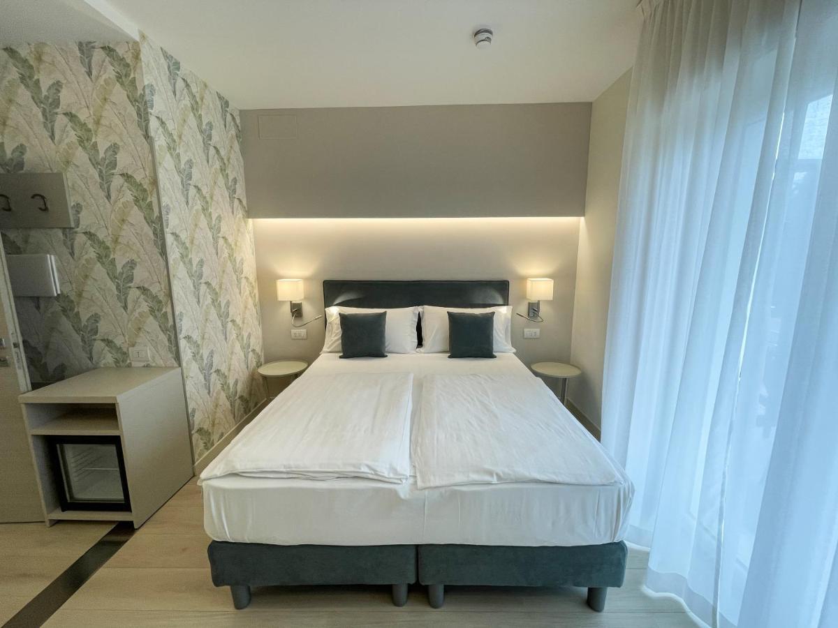 Hotel Stella Alpina Малчезине Екстериор снимка