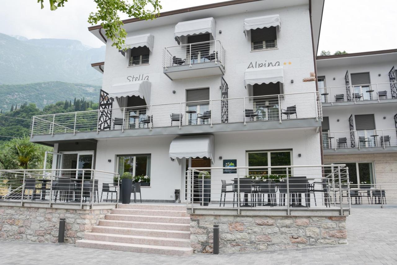 Hotel Stella Alpina Малчезине Екстериор снимка