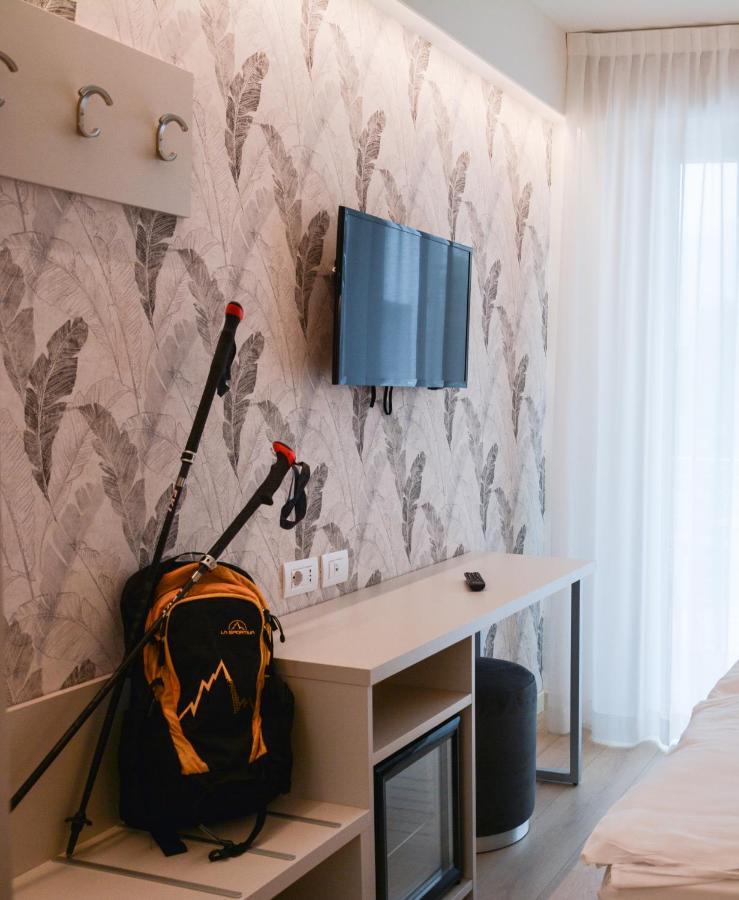 Hotel Stella Alpina Малчезине Екстериор снимка