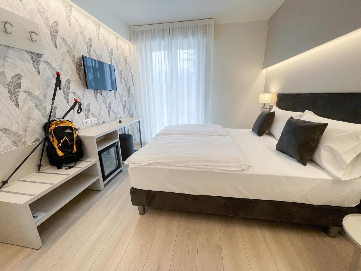 Hotel Stella Alpina Малчезине Екстериор снимка