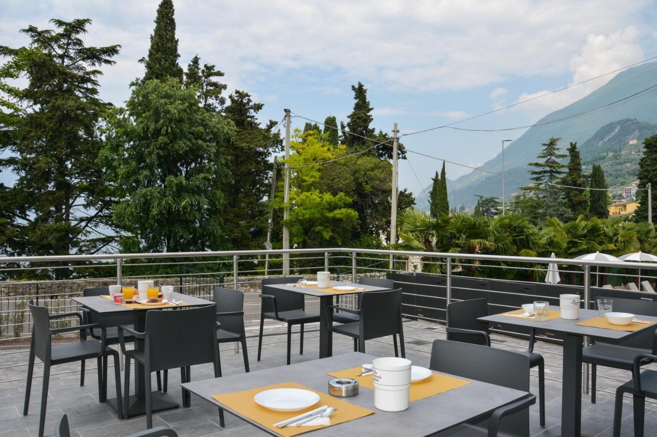 Hotel Stella Alpina Малчезине Екстериор снимка