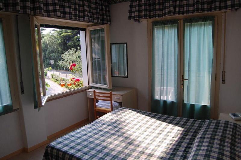 Hotel Stella Alpina Малчезине Екстериор снимка