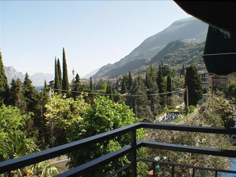 Hotel Stella Alpina Малчезине Екстериор снимка