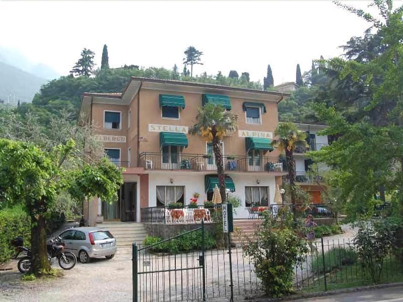 Hotel Stella Alpina Малчезине Екстериор снимка